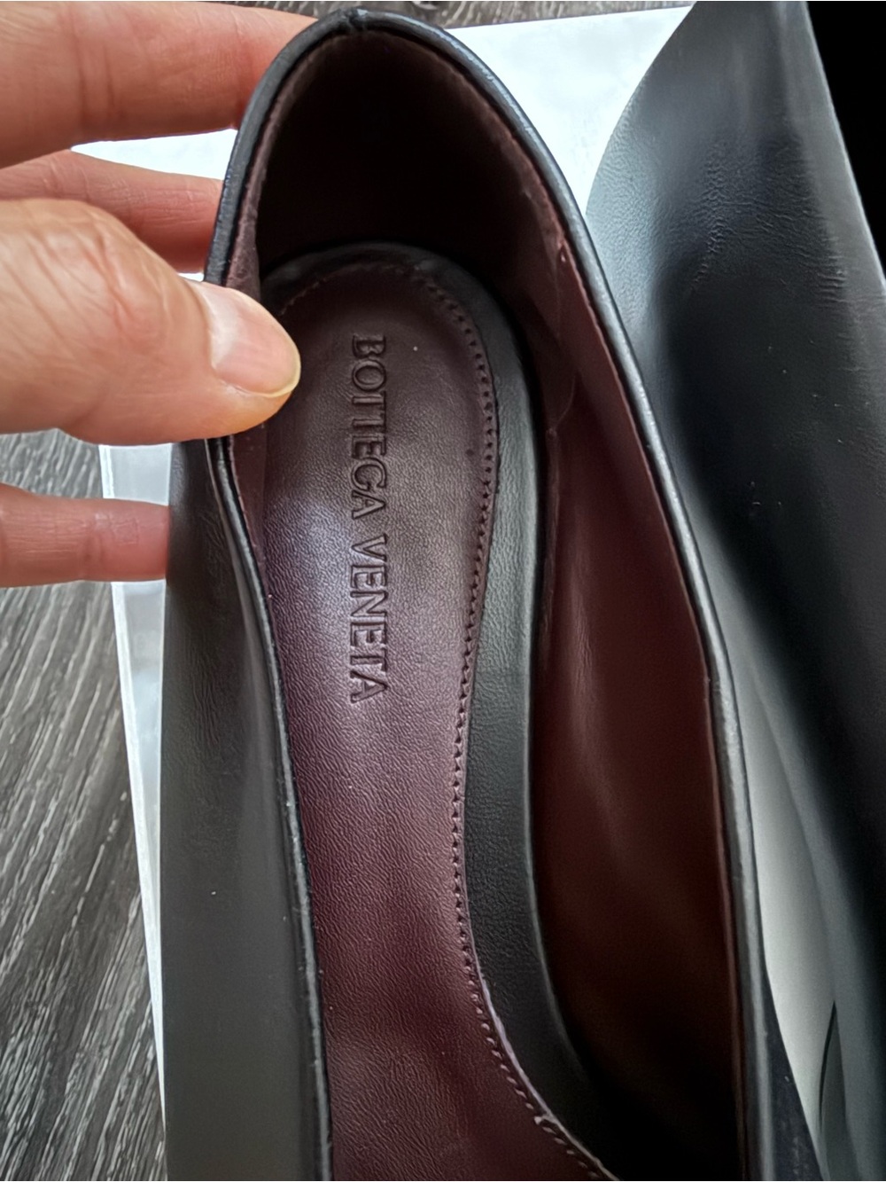 Authentic Bottega Veneta Almond Flat (NEW, UNIFORM) - Picture 2 of 4